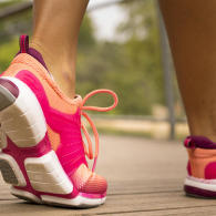 chaussure de marche sportive